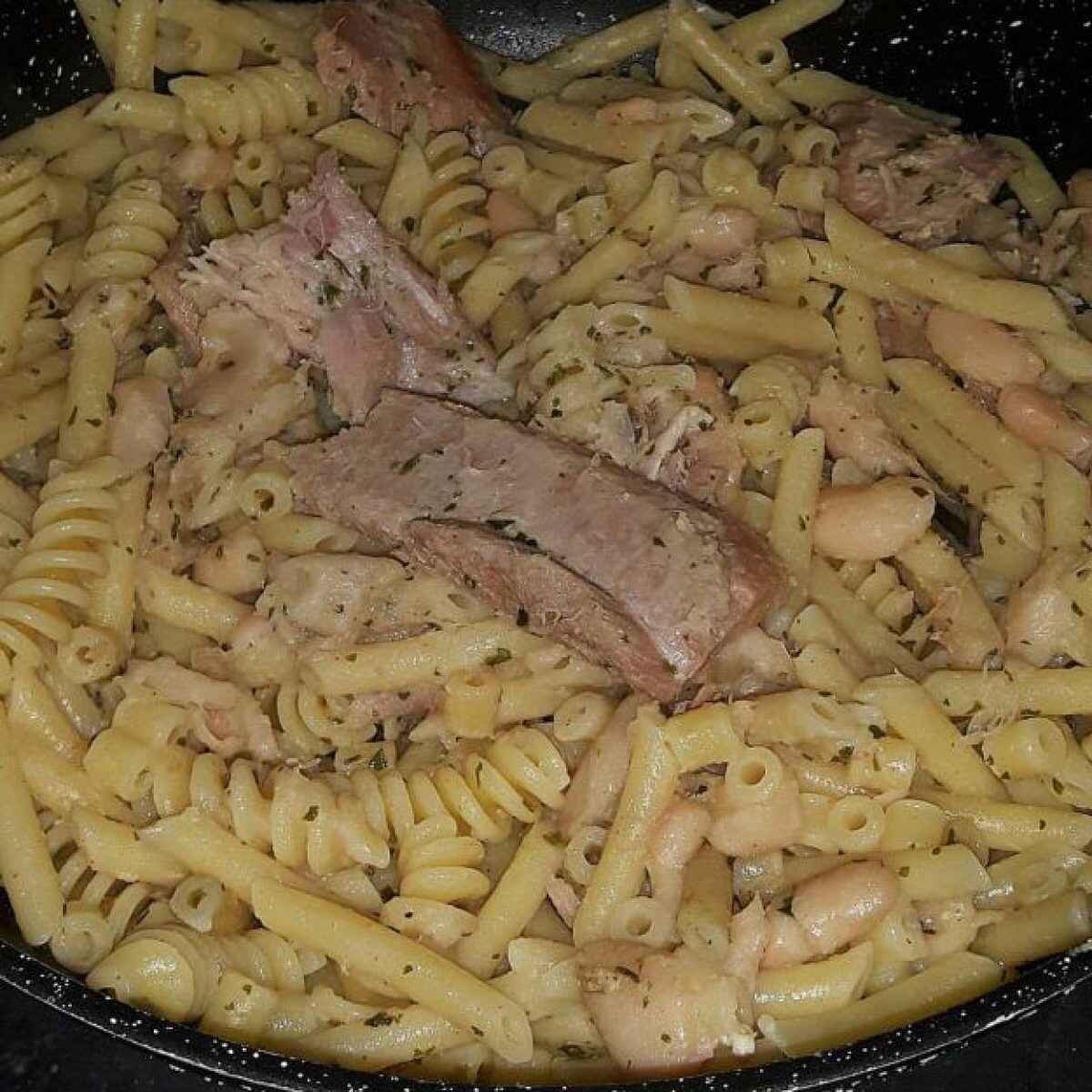 Pasta con tonno e cannellini
