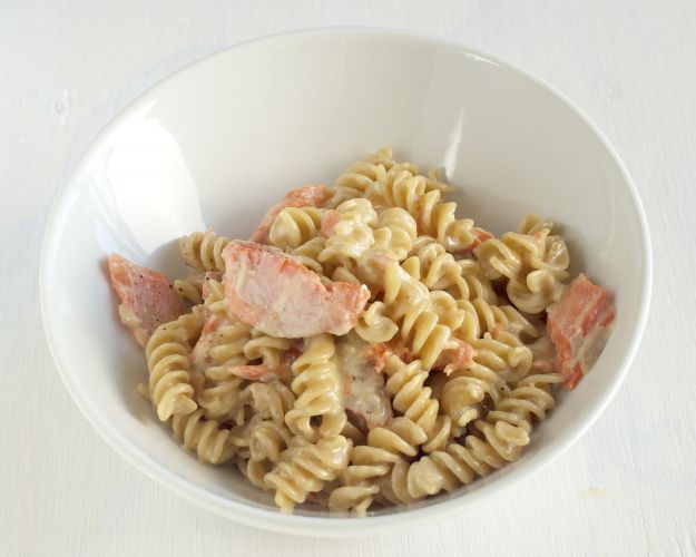 pasta salmone pinoli