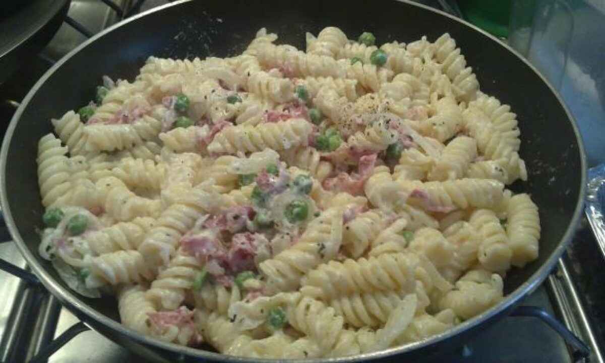 Pasta Con Speck Piselli E Feta Greca Buttalapasta