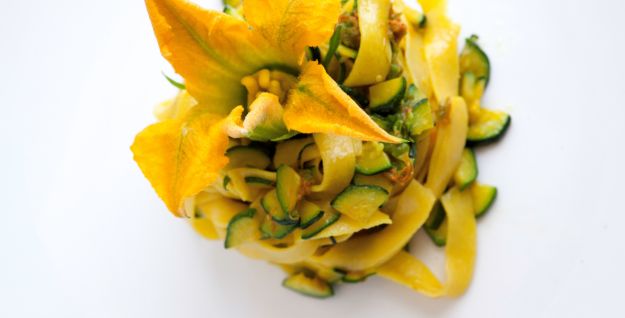 Pasta con zucchine e zafferano