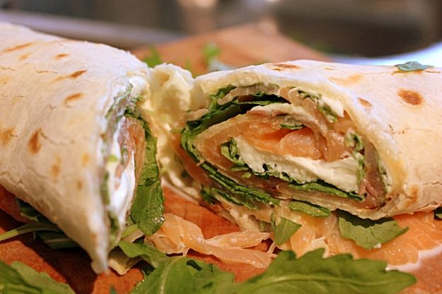 piadina con salmone affumicato in rotoli 2