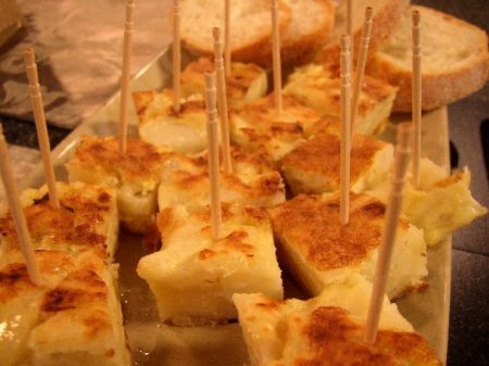 Spiedini di cubetti di frittata