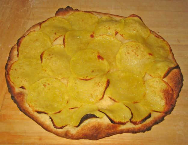 pizza con patate dolci e cipolla