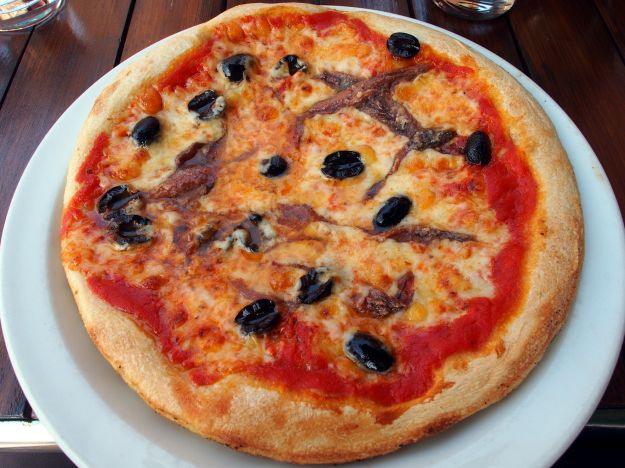 Pizza napoletana con lievito istantaneo