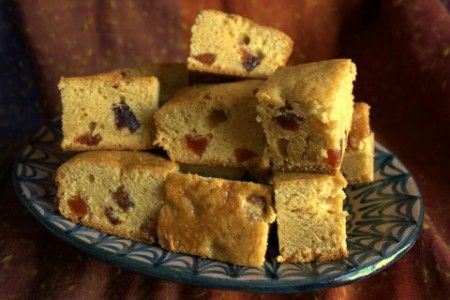 Plum cake con frutti rossi e cioccolato