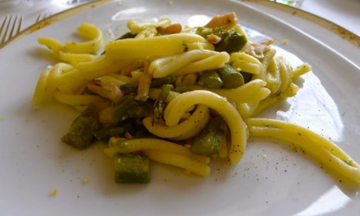 Ragù di seppioline e asparagi