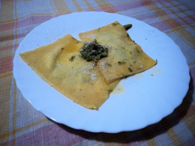 ravioli agli asparagi