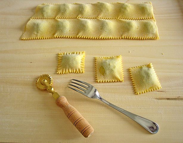 Ravioli di magro con le nocciole