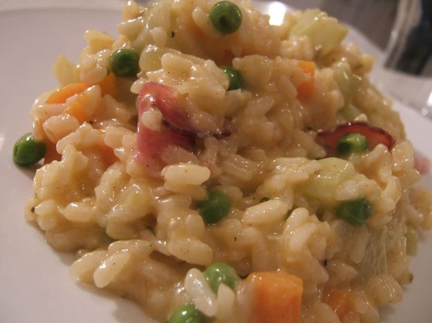 risotto con piselli carote e pancetta