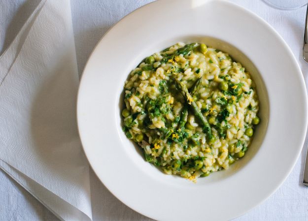 Risotto with asparagus, peas and lemon zest