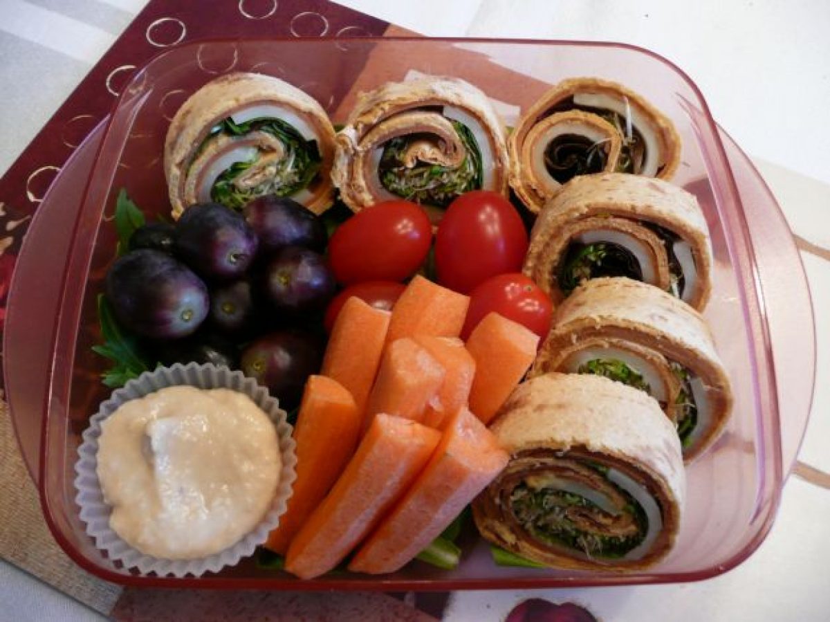 Rollè con prosciutto, crescenza e pepe rosa
