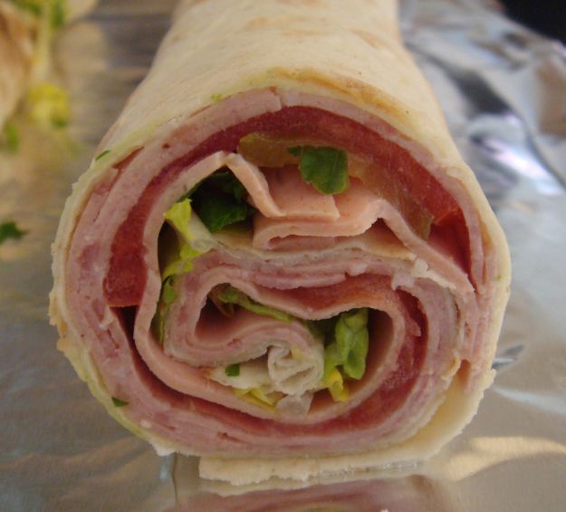 Rotolini di mortadella