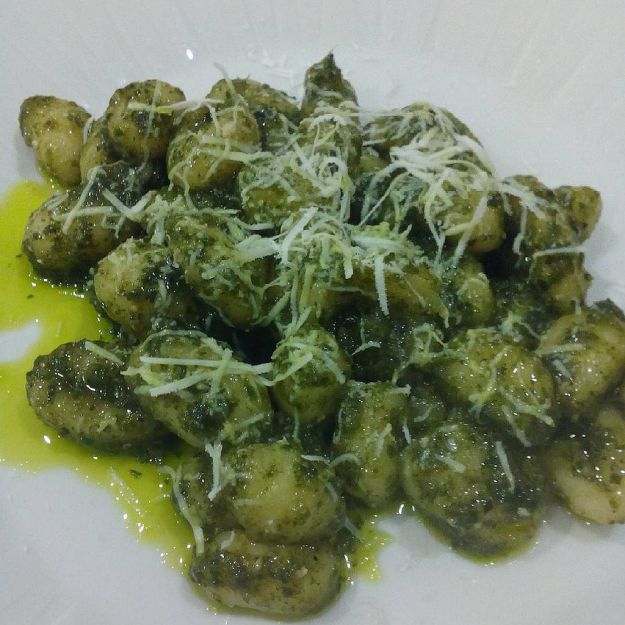 Rotolini di patate al pesto