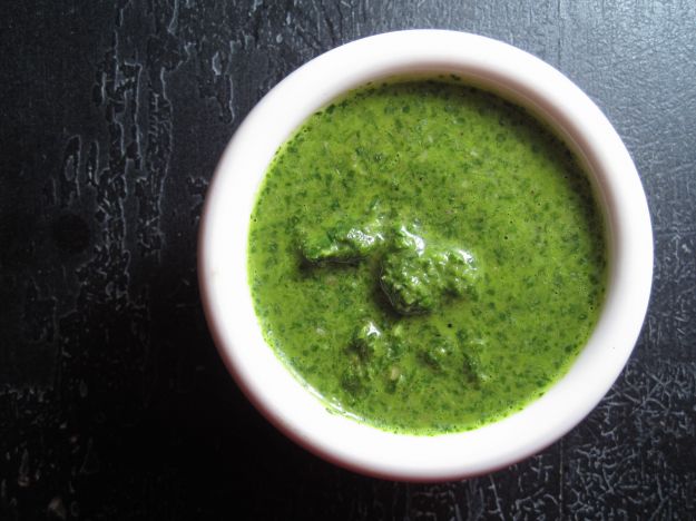 Salsa verde all’uovo e acciughe