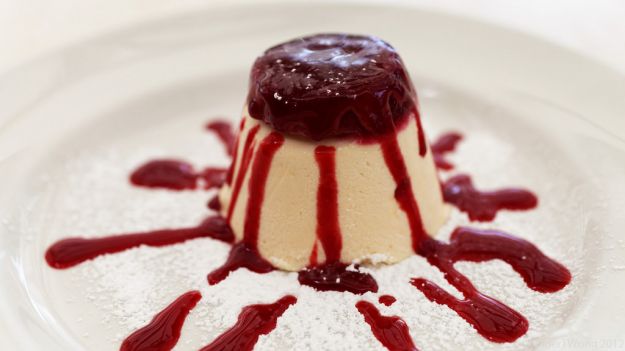 semifreddo alla ricotta con gelatina di frutta