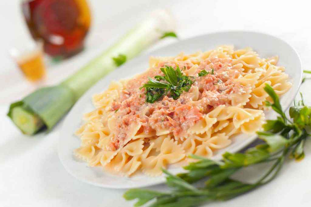 Farfalle con salmone affumicato senza panna