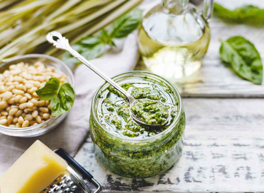 Pesto alla genovese con il frullatore