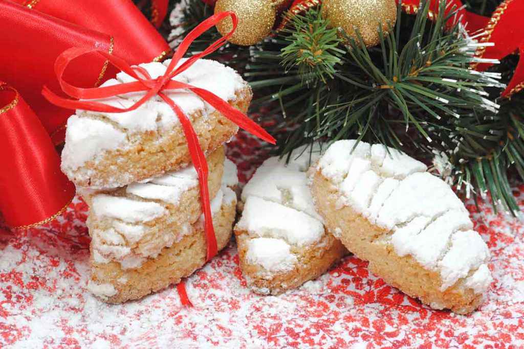 Ricciarelli dolci di natale