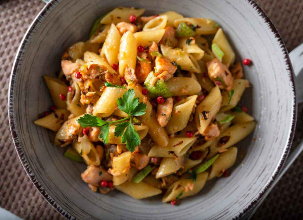 Pasta salmone fresco e zucchine