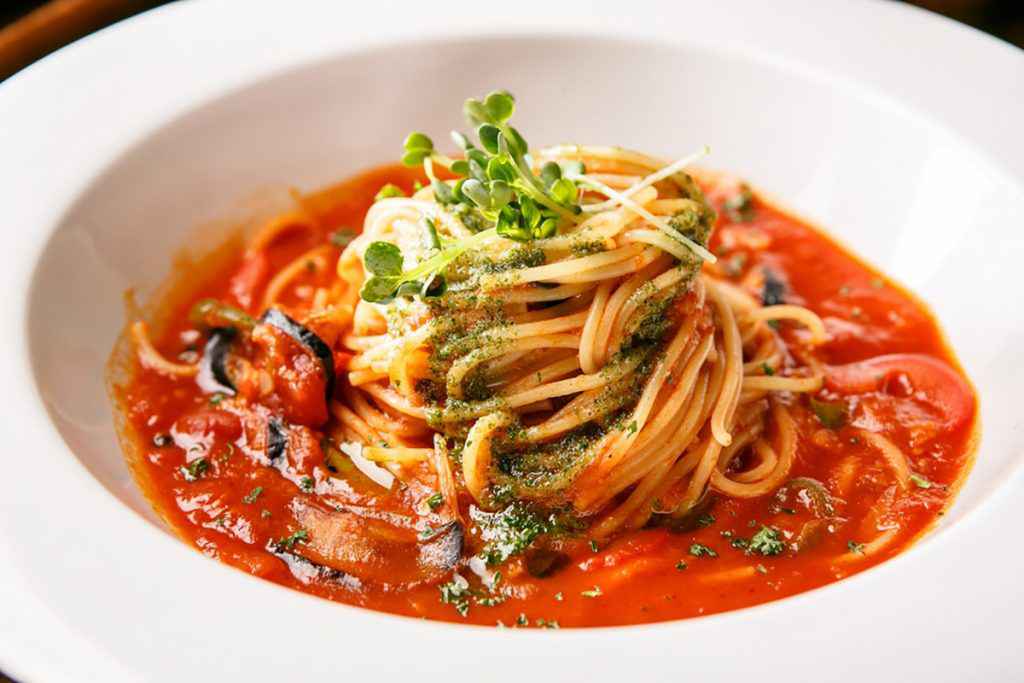 Pasta alla norma con passato di pomodoro