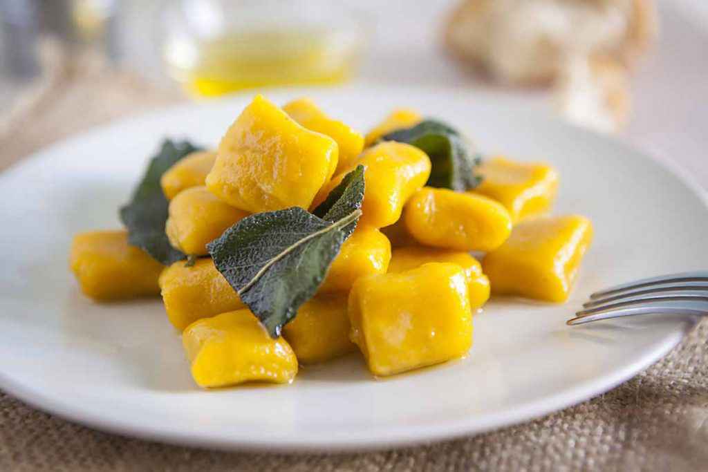 Gnocchi di zucca con salvia croccante