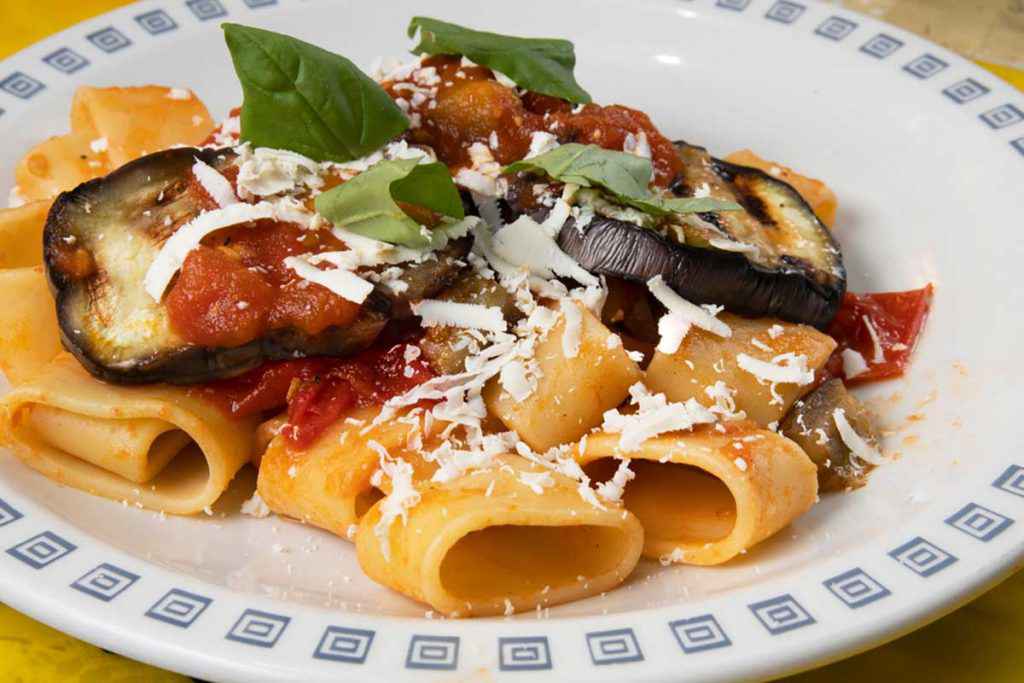 Pasta ncasciata siciliana vegetariana senza carne