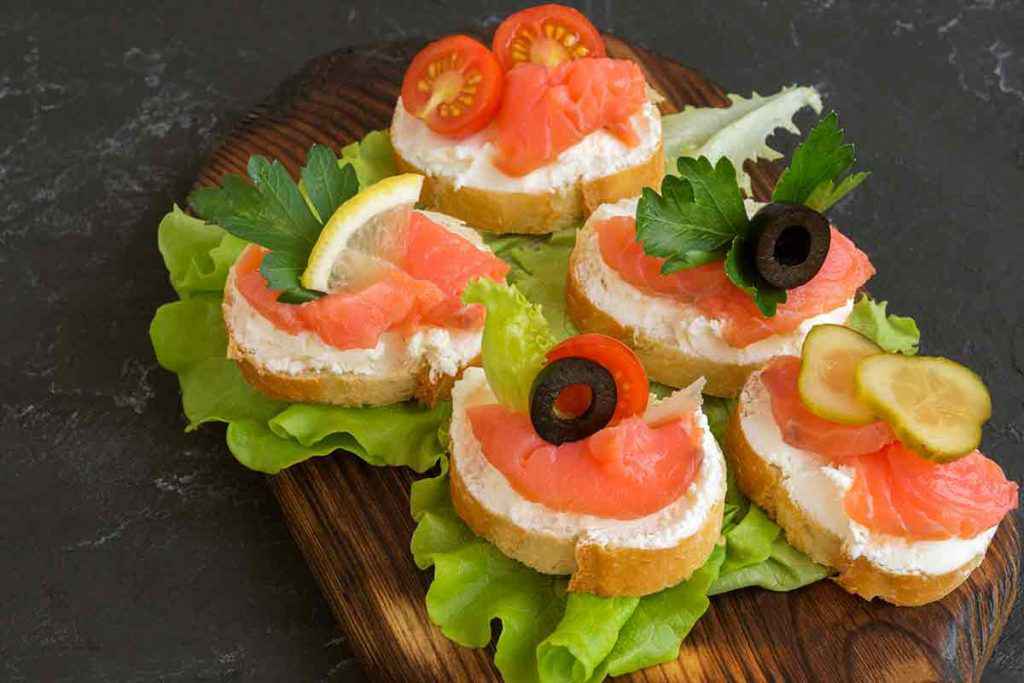 Tartine al salmone