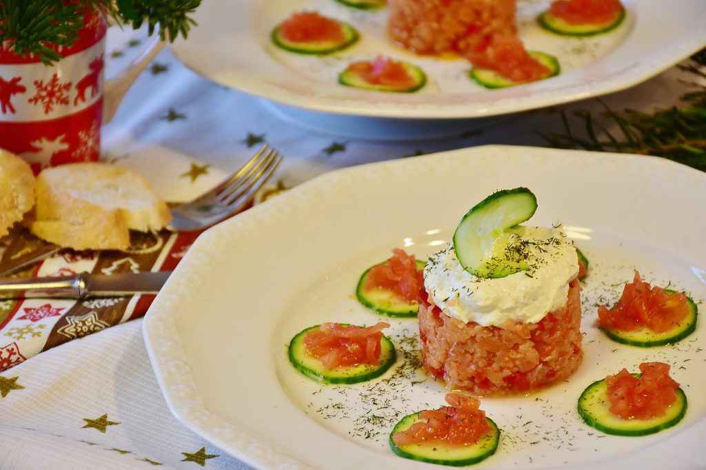 tartare salmone zucchine e philadelphia