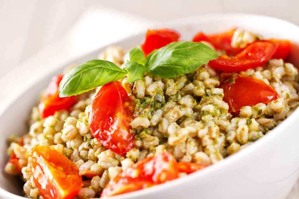 Insalata di farro e pesto