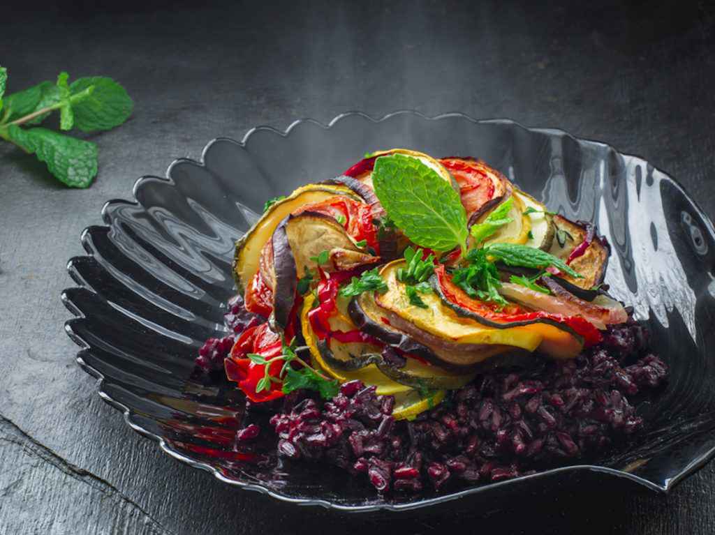 Insalata di riso venere vegetariana