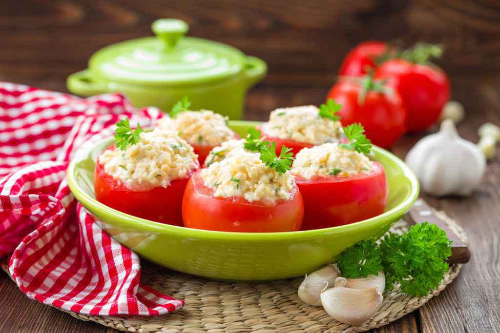 Pomodori ripieni freddi: ricette facili e veloci