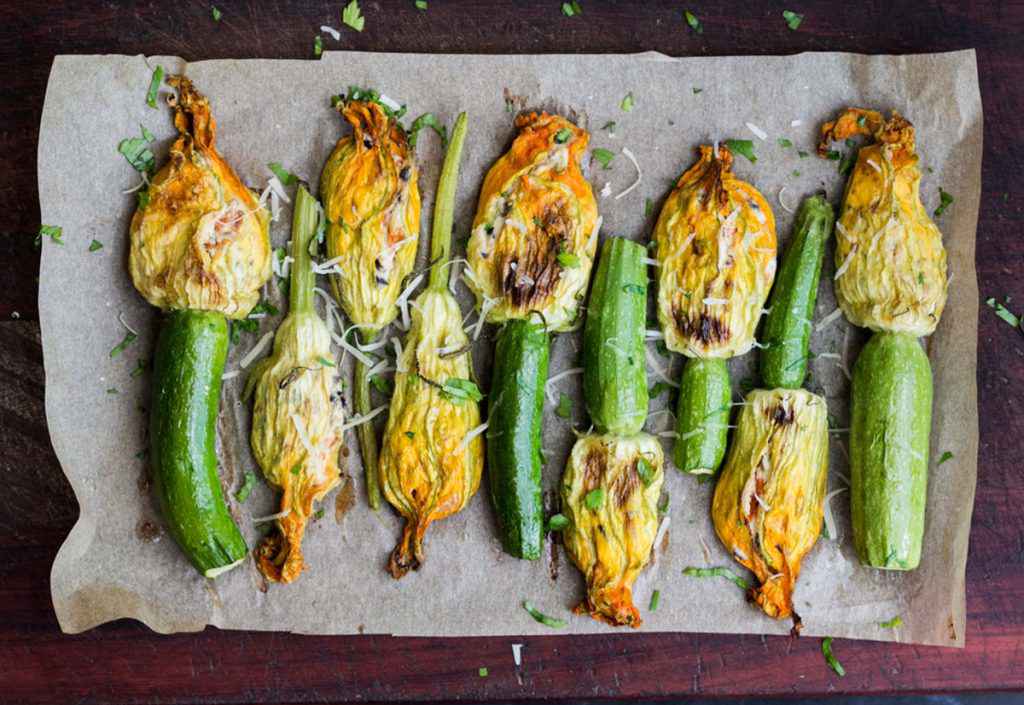 Fiori di zucca ripieni al forno