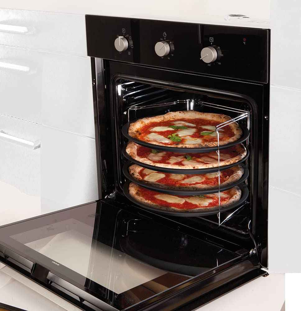 Pizza in teglia nel forno