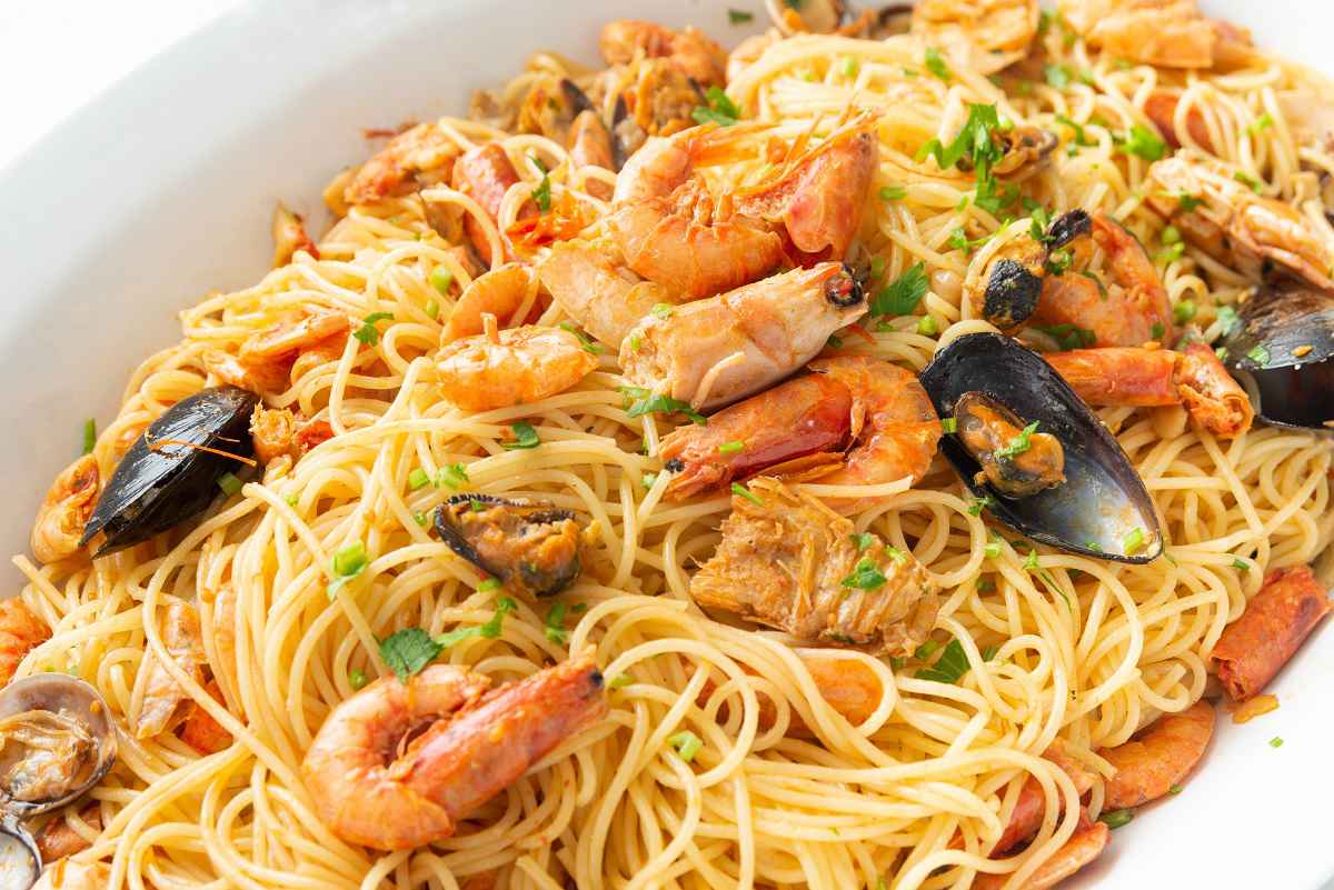 primi piatti pesce spaghetti ai frutti di mare