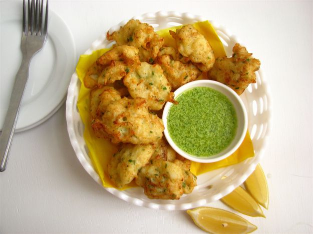 Frittelle di baccalà con erbe aromatiche
