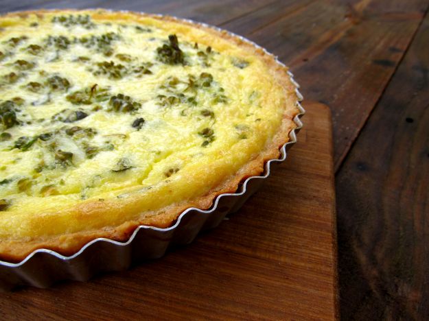 La quiche con funghi salsiccia e scamorza