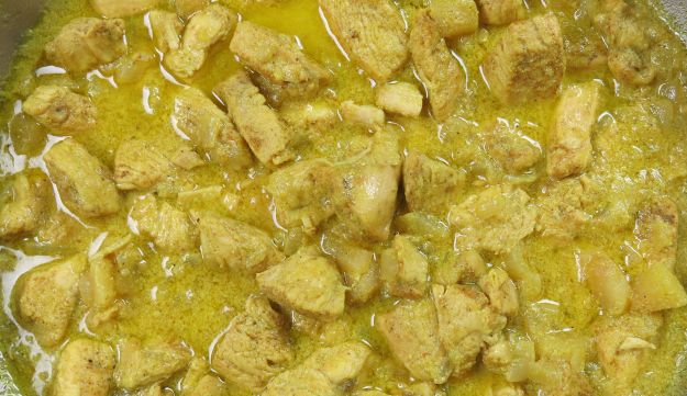 POLLO AL CURRY