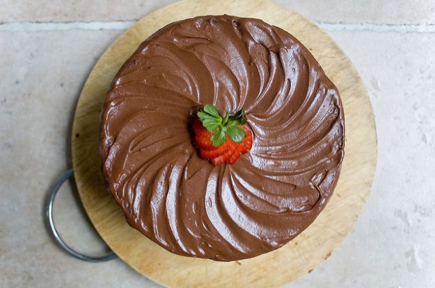 Torta con fragole e nutella