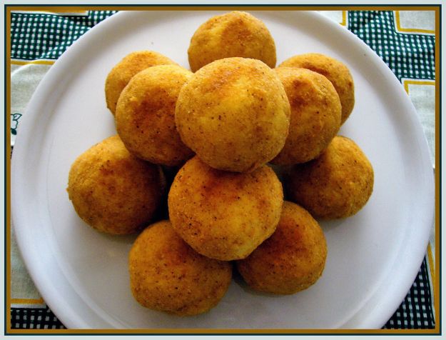 Arancini di riso con zucchine e speck