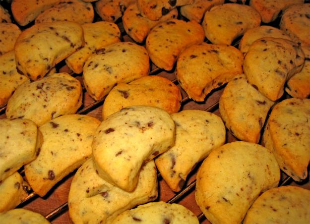 Biscotti al burro senza uova con gocce di cioccolato