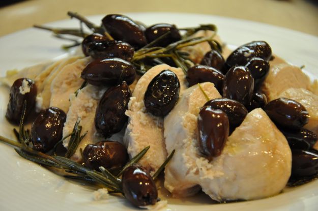 Bocconcini di pollo alla birra con olive e noci