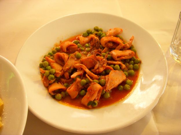 Calamari con piselli