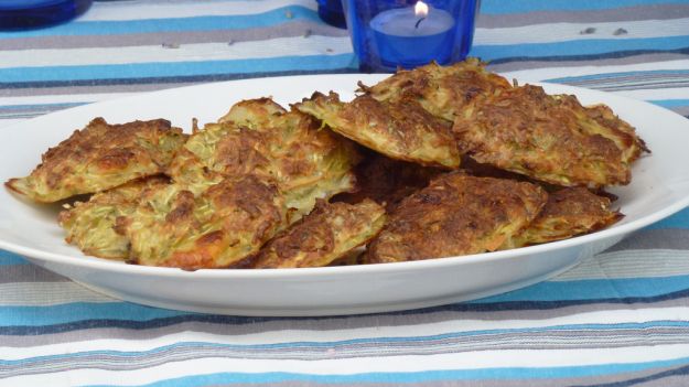 Frittelle di zucchine con aneto