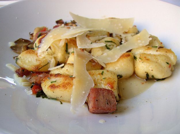 gnocchi prosciutto funghi