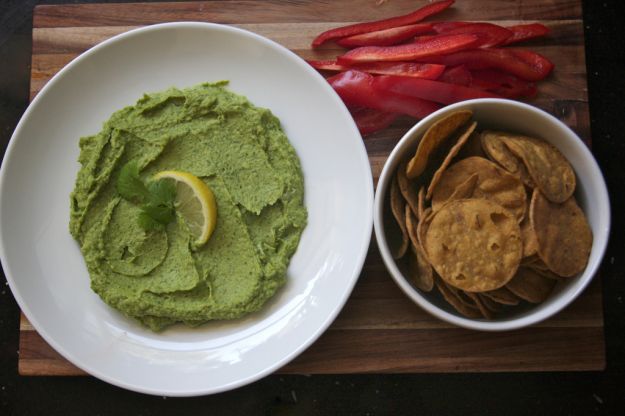 Hummus con avocado