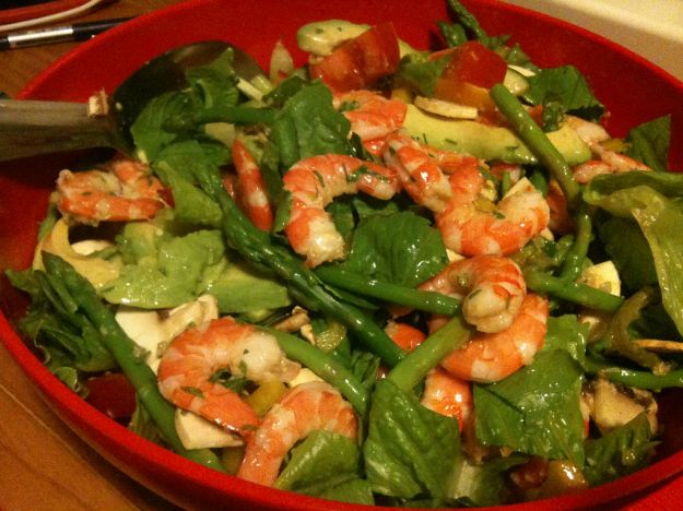 Insalata di asparagi, gamberetti e champignon