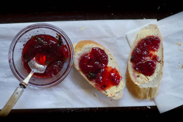 marmellata di fragole e menta