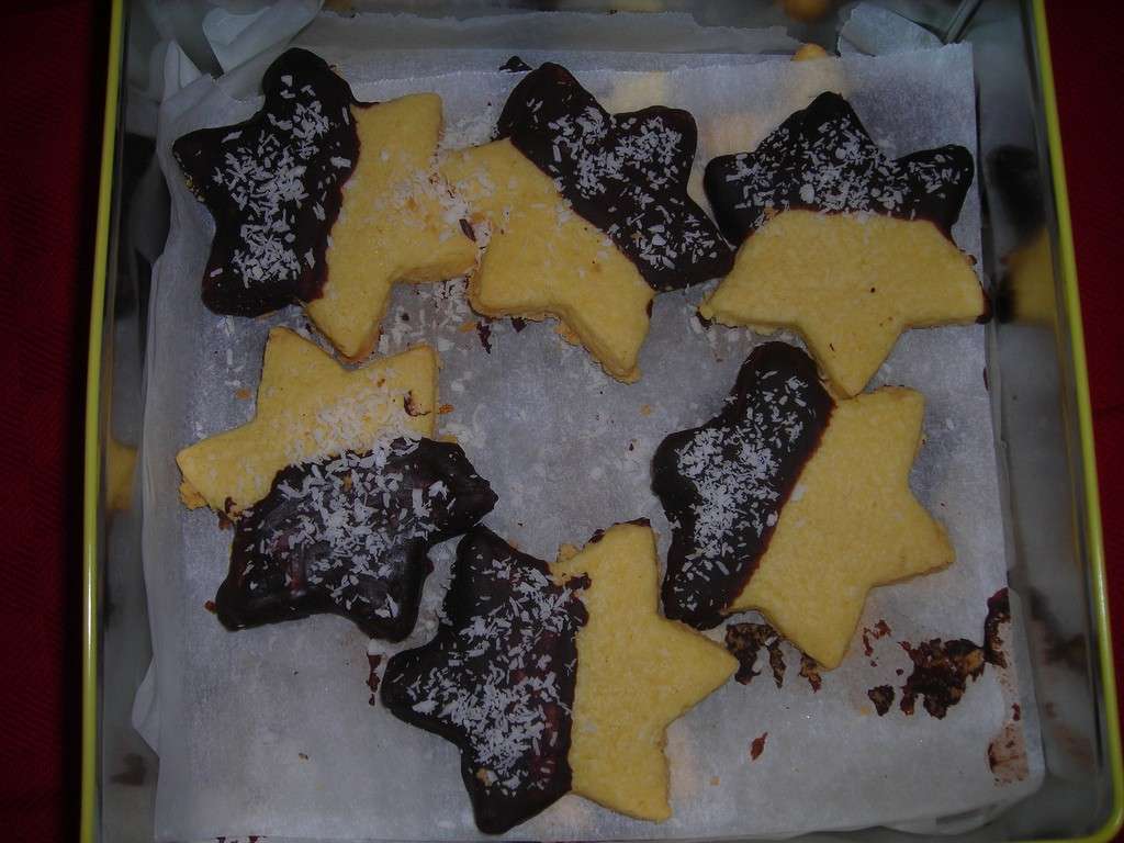 Biscotti di Natale con cioccolato e cocco