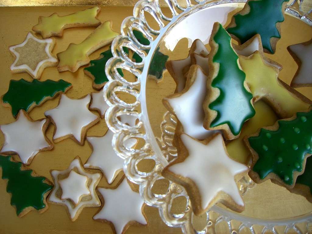 Biscotti di Natale con glassa colorata