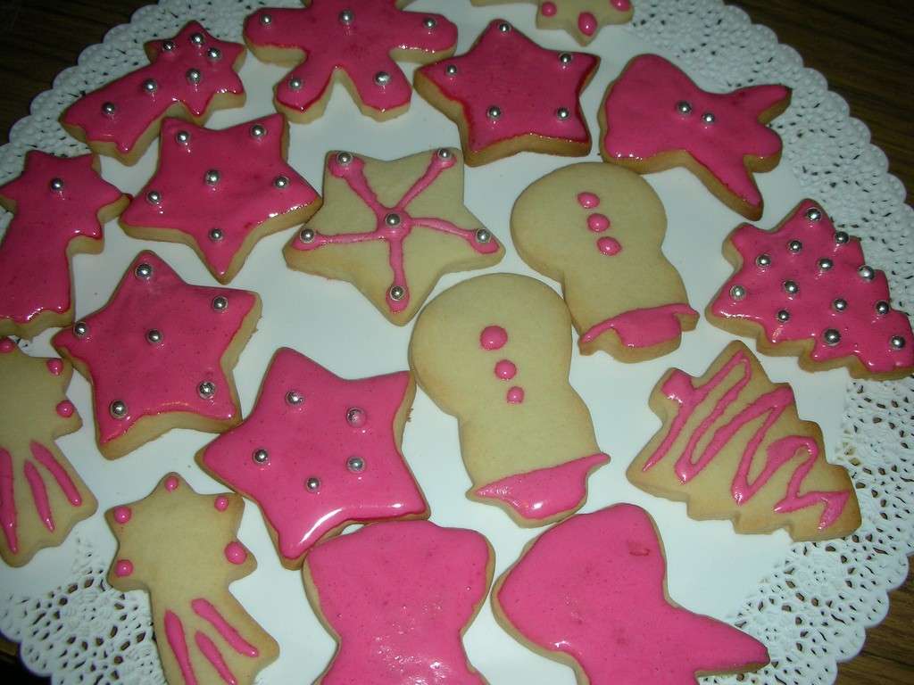 Biscotti di Natale con glassa rosa
